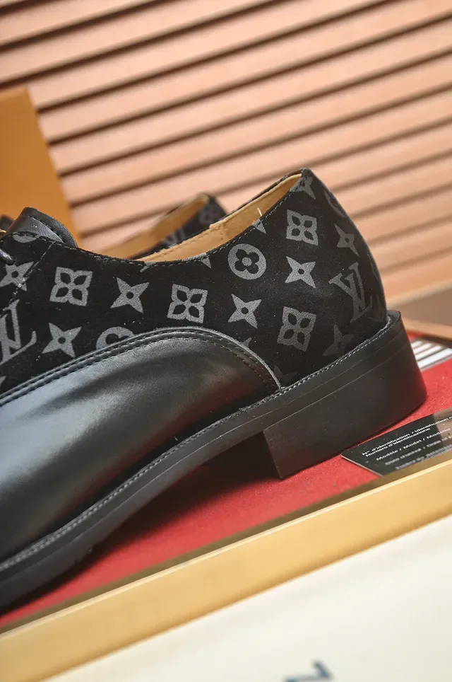 Louis Vuitton Chaussures Oxford Monogram en toile et cuir 2