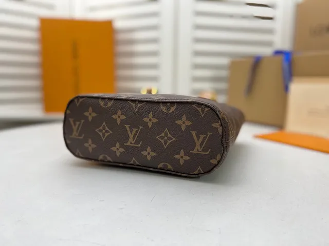 Louis Vuitton Monogram Canvas Cylindrical Bucket Bag 4