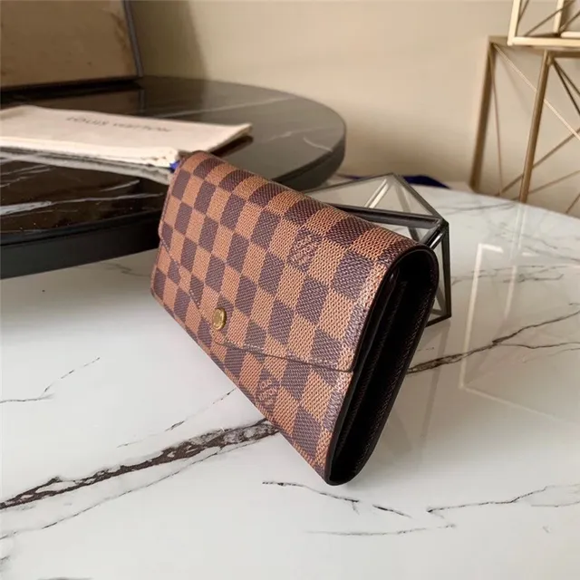 Louis Vuitton Monogram Canvas billetera larga con flap 19