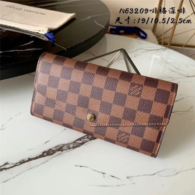 Louis Vuitton Monogram Canvas billetera larga con flap 21