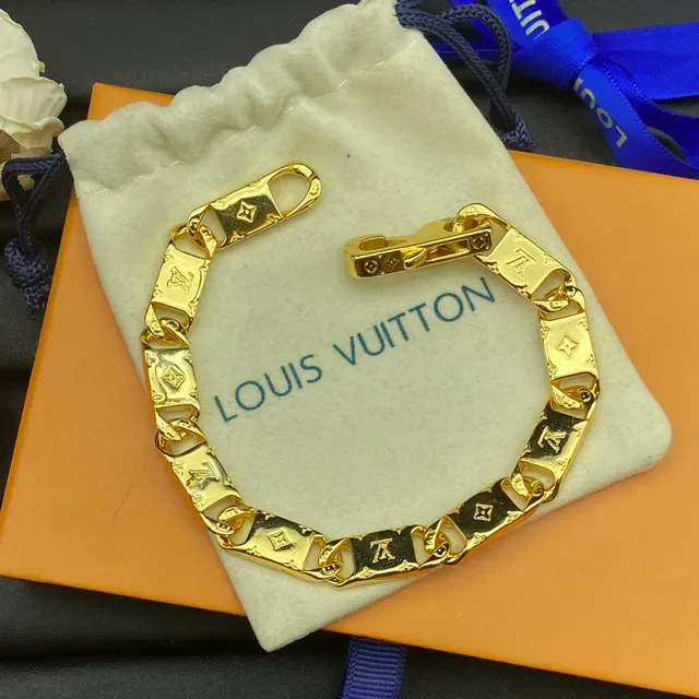 Louis Vuitton Monogram Chain Gold Rectangular Links Quatrefoil Motif Necklace 6