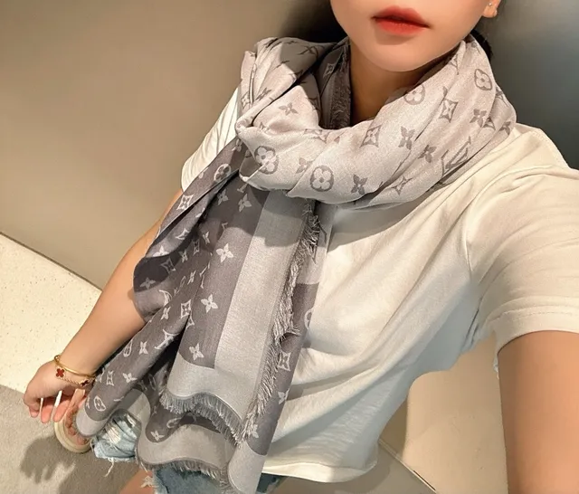 Louis Vuitton Monogram Diagonal Panel Gray Silk Scarf 3
