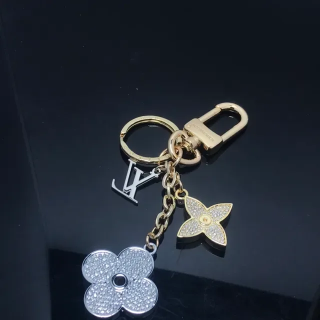 Louis Vuitton Monogram Flower Gold Silver Pavé-Crystal Floral Charms Metal Jewelry 5