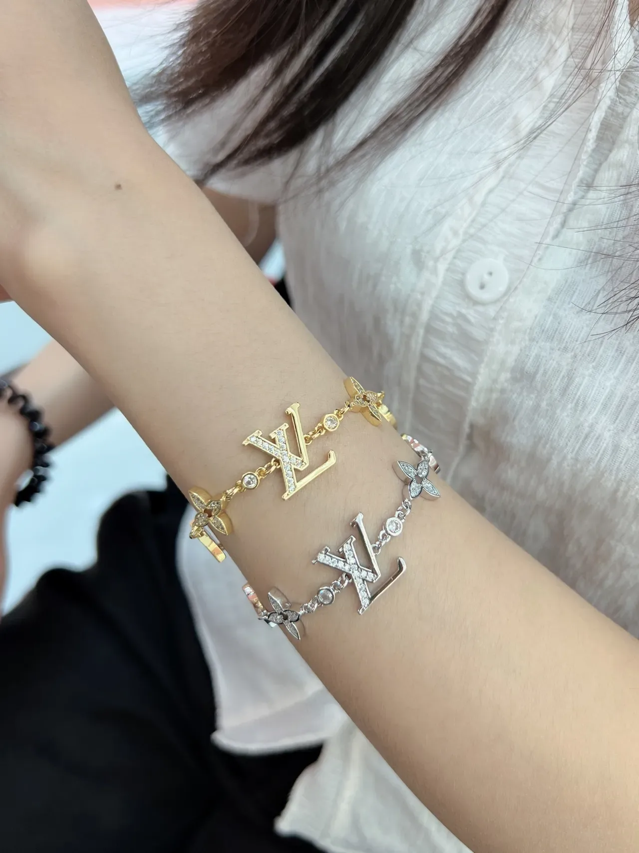 Louis Vuitton Monogram Flower Pavé Crystal Silver-Tone Bracelet 6
