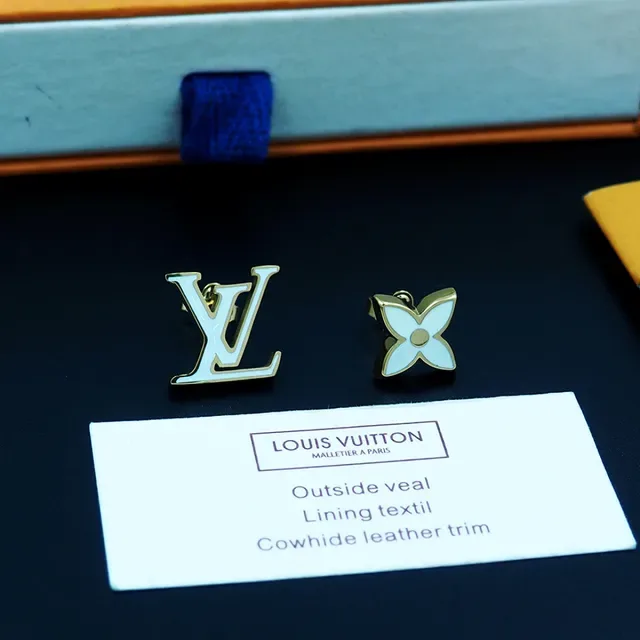 Louis Vuitton Monogram Flower White Gold Metal Enamel Earrings 6