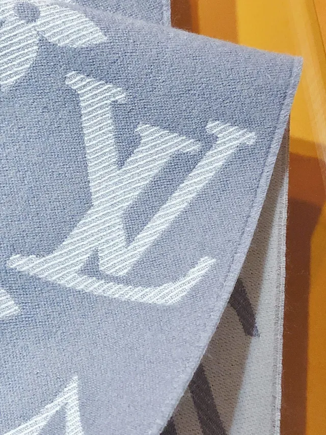 Louis Vuitton وشاح كشمير مونوغرام جاكارد مفرز 9