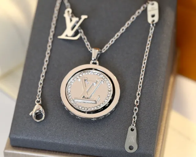 Louis Vuitton Monogram Rotating Crystal Pendant Silver Gold Locket Bezel Necklace 7