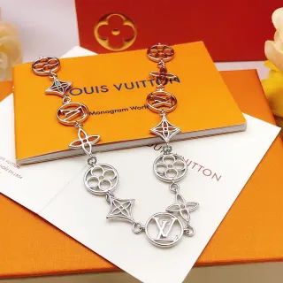 Louis Vuitton Monogram World collar con motivo entrelazado de tono plateado