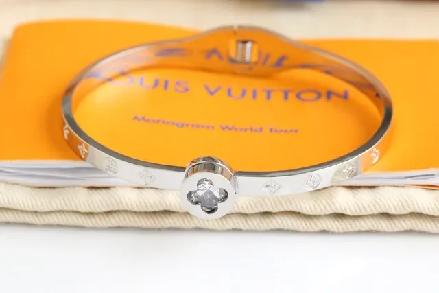 Louis Vuitton Monogram World Tour Gold-Tone Crystal Flower Bracelet 6