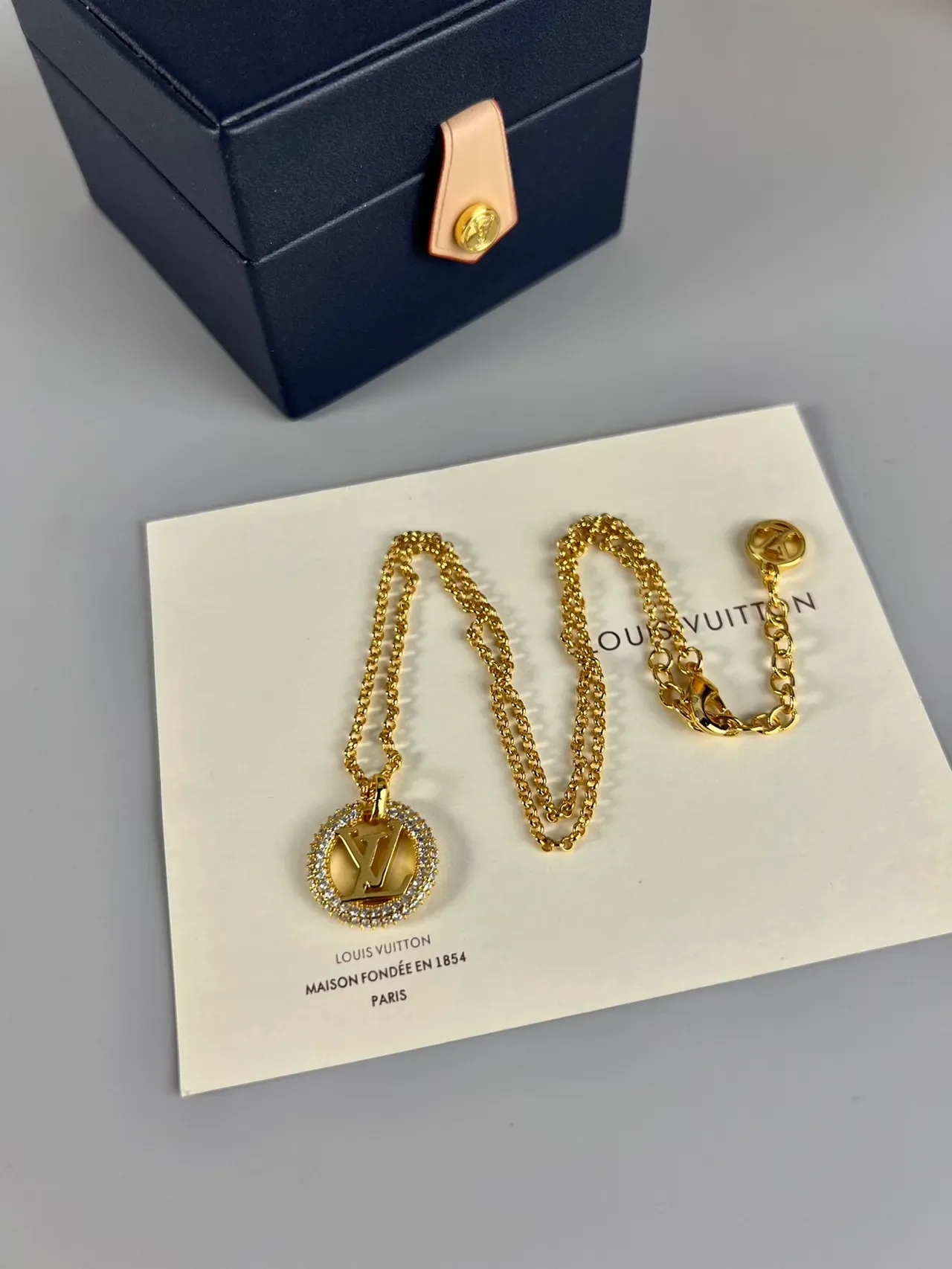 Louis Vuitton Monogram World Tour Gold-Tone Crystal Halo Necklace 6