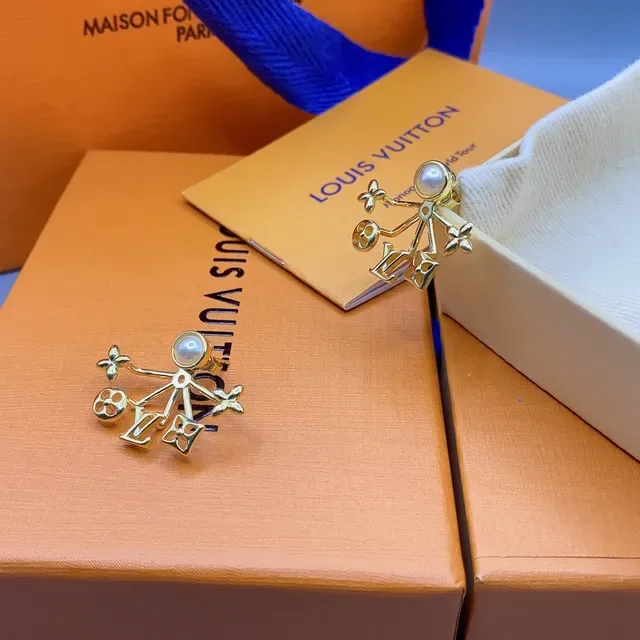 Louis Vuitton Monogram World Tour Pearl Figurine Earrings 6