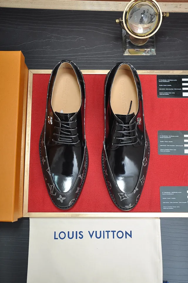 Louis Vuitton Sapatos Oxford Monogramados de Cap-Toe 5