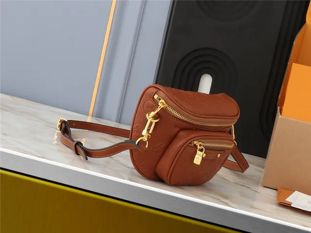 Louis Vuitton Multi Pochette Accessoires Brown Gold Embossed Monogram Leather Hardware Fashion Belt Bag 7