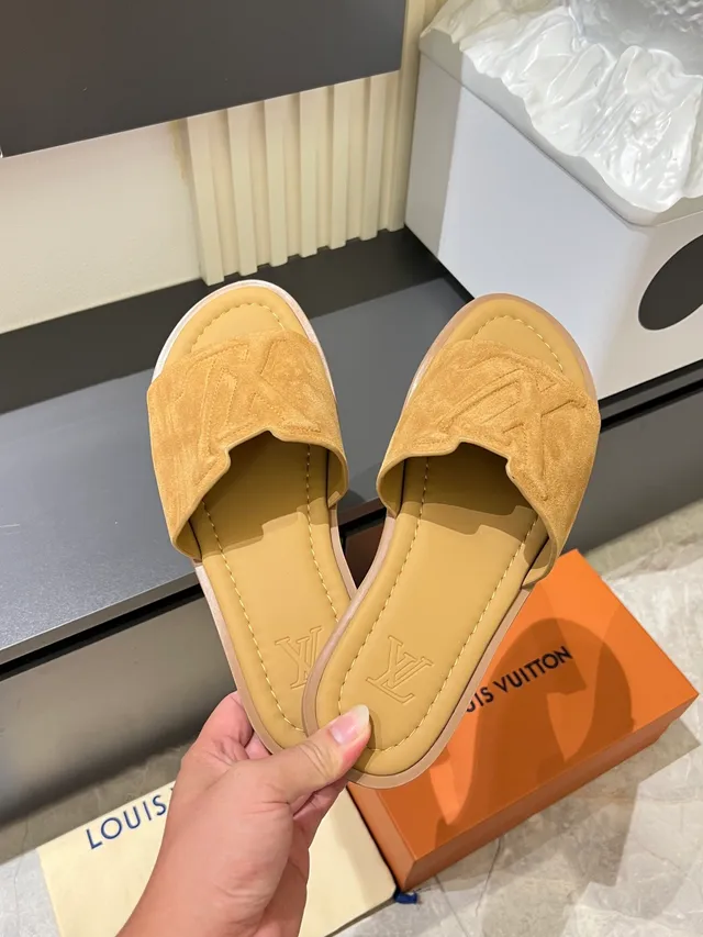 Louis Vuitton 多色 压印花纹 系带 麂皮或天鹅绒 鞋面 拖鞋 18