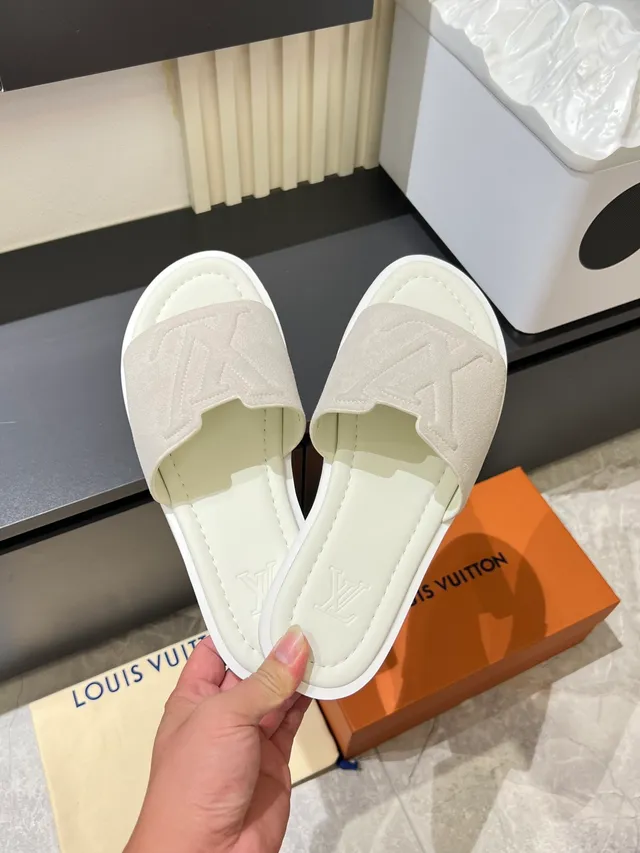 Louis Vuitton 多色 压印花纹 系带 麂皮或天鹅绒 鞋面 拖鞋 20