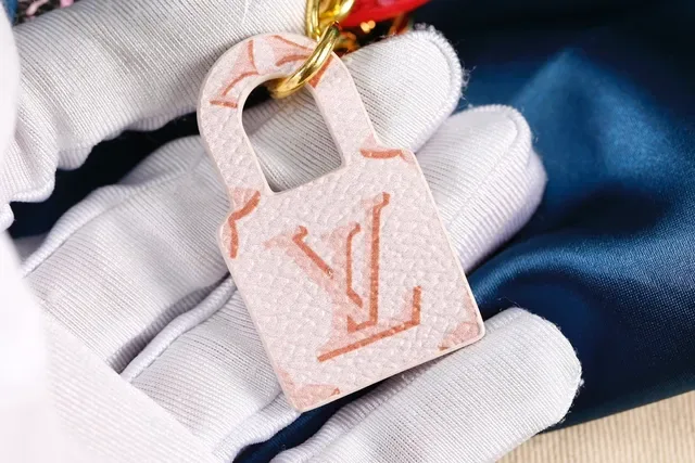 Louis Vuitton Multicolore Charm Set Red Black Monogram-Print Leather Gold-Tone Hardware Crossbody Bag 2