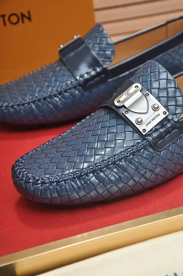 Louis Vuitton Mocassin Bleu Marine Beige Cuir Tressé Boucle Métal 2