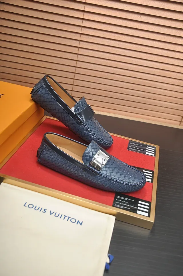 Louis Vuitton Mocassin Bleu Marine Beige Cuir Tressé Boucle Métal 4