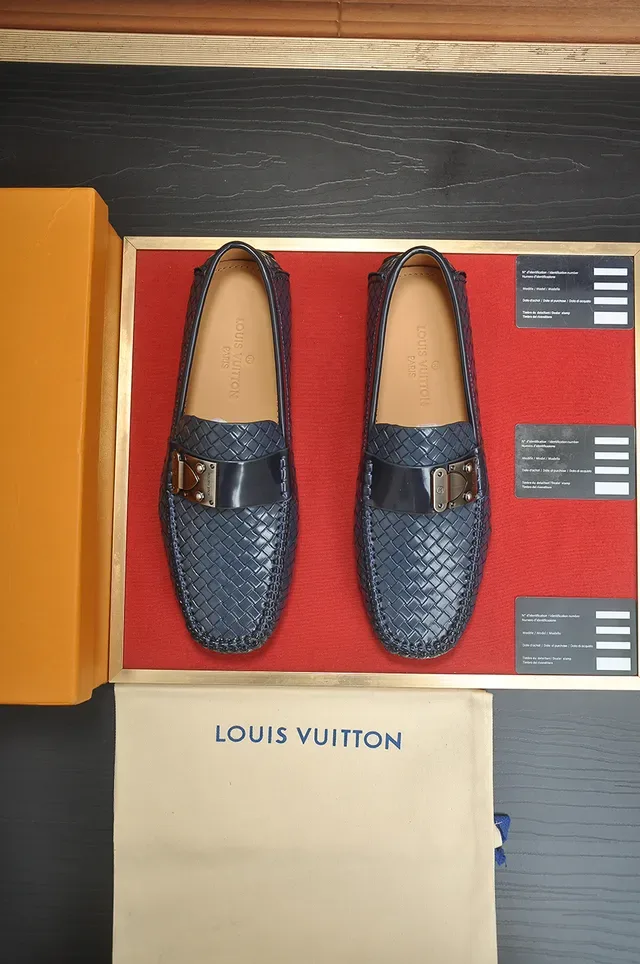 Louis Vuitton Mocassin Bleu Marine Beige Cuir Tressé Boucle Métal 5