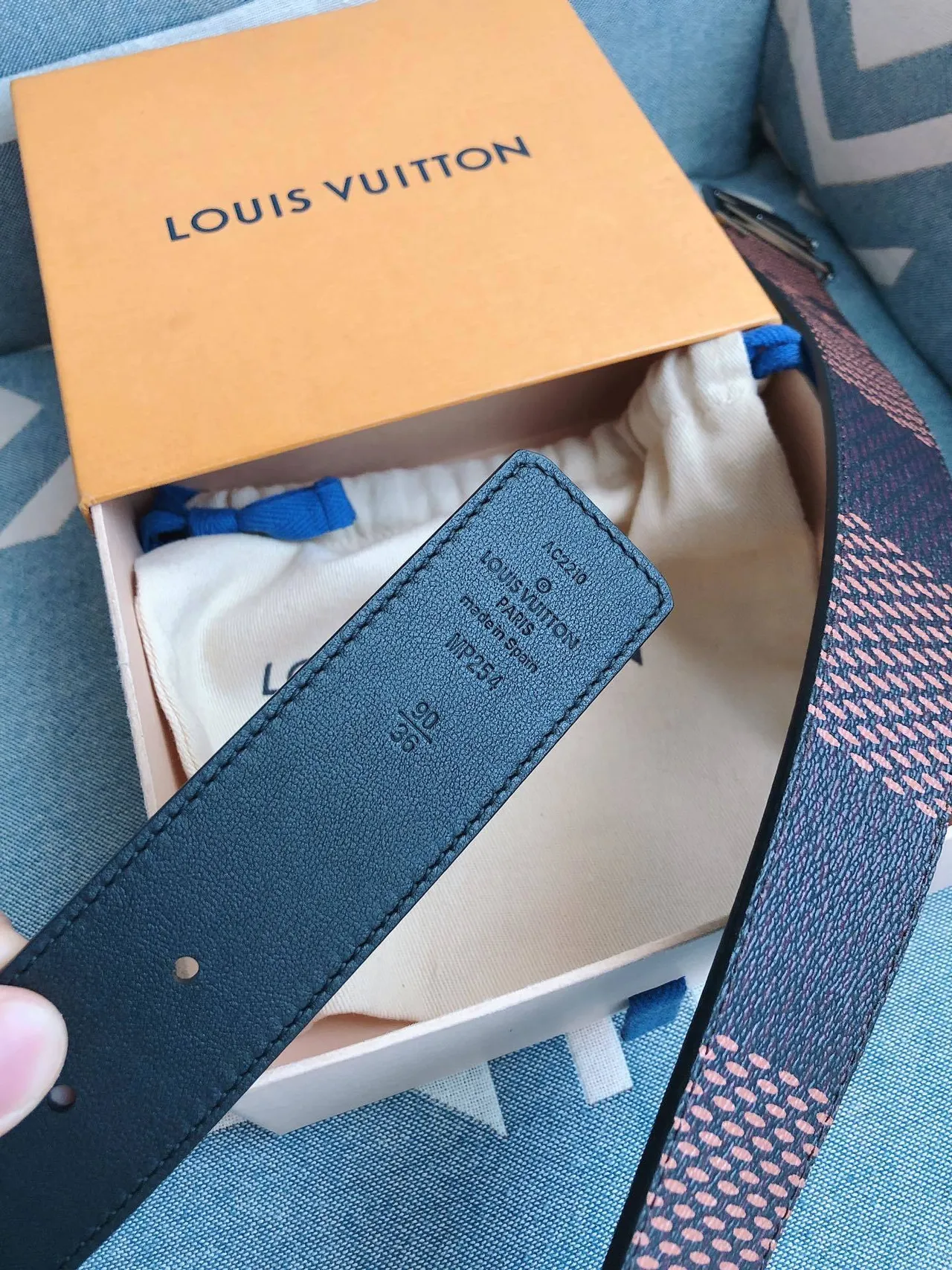 Louis Vuitton Navy Pink Printed Metal LV Buckle Leather Belt 4