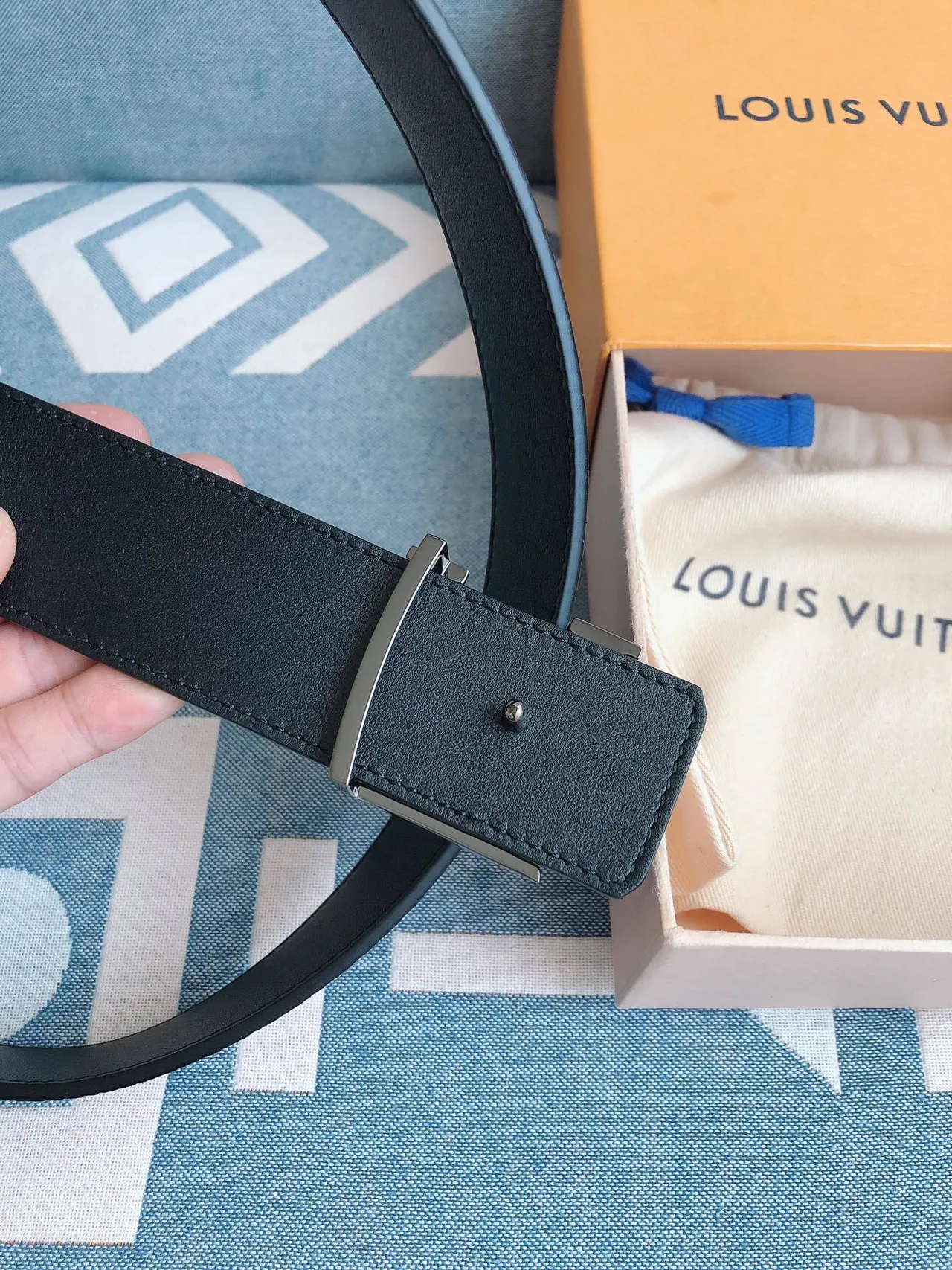 Louis Vuitton Navy Pink Printed Metal LV Buckle Leather Belt 5