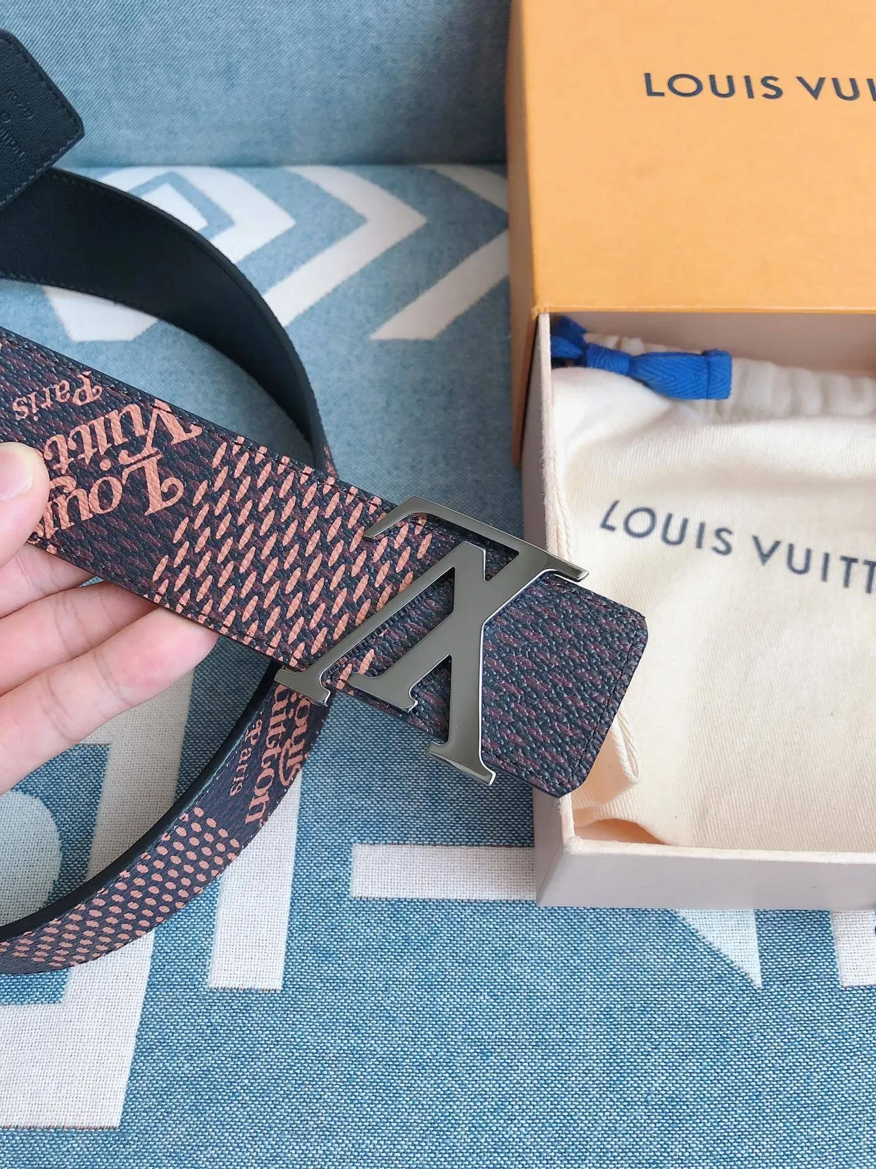 Louis Vuitton Navy Pink Printed Metal LV Buckle Leather Belt 6