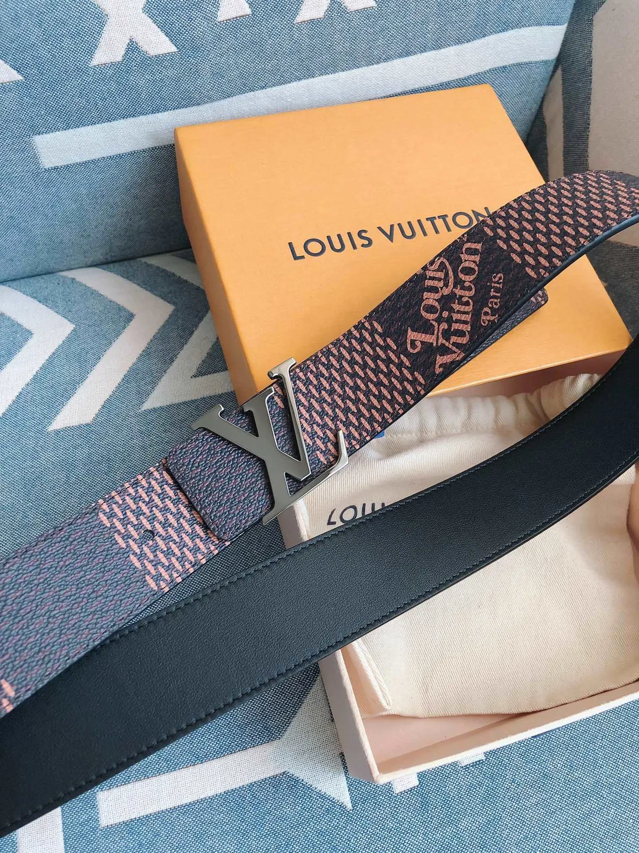 Louis Vuitton Navy Pink Printed Metal LV Buckle Leather Belt 8