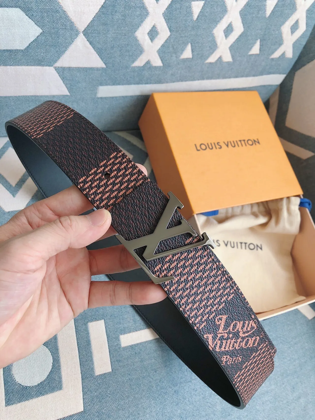 Louis Vuitton Navy Pink Printed Metal LV Buckle Leather Belt 9