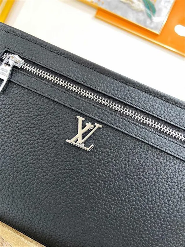 Louis Vuitton Pochette Metis Black Silver Pebbled Leather Zip-Top Closure Envelope Clutch 5
