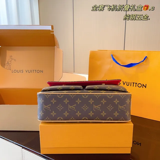 Louis Vuitton Pochette Metis بني أحمر Monogram قماش مقبض علوي منحني حقيبة تحت الإبط 4