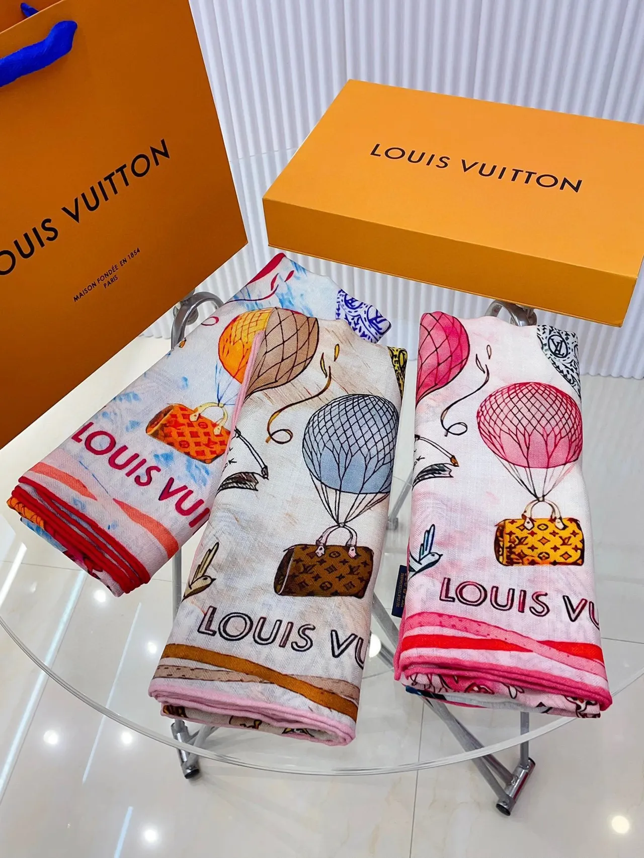 Louis Vuitton cachecol de seda com impressão de balão de ar quente 4