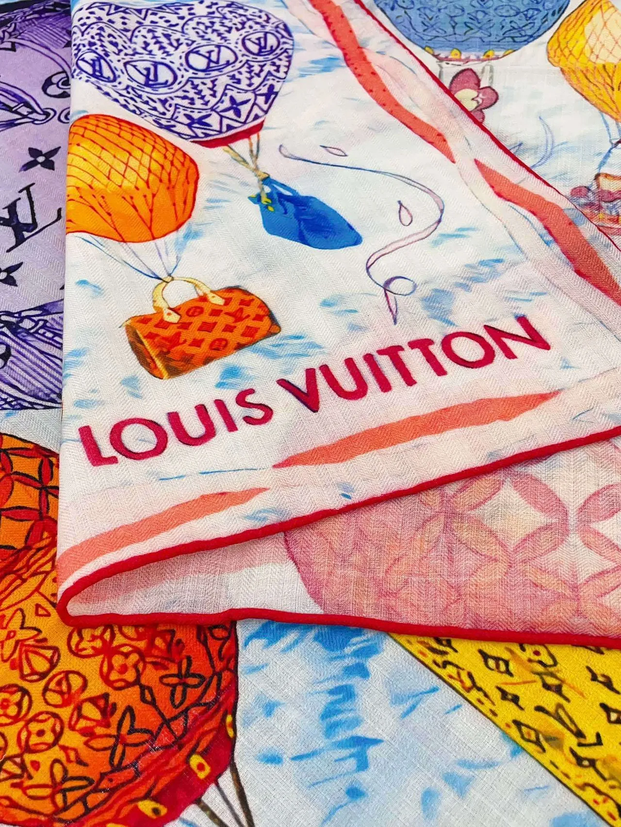 Louis Vuitton cachecol de seda com impressão de balão de ar quente 9