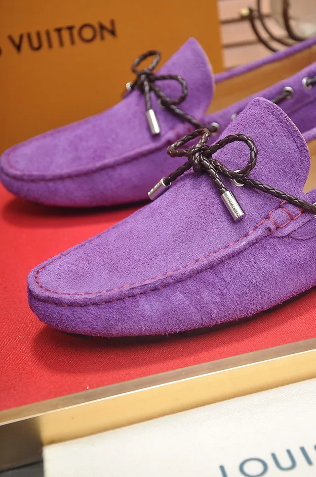 Louis Vuitton Mocassins de Camurça Roxa com Laço de Corda 8