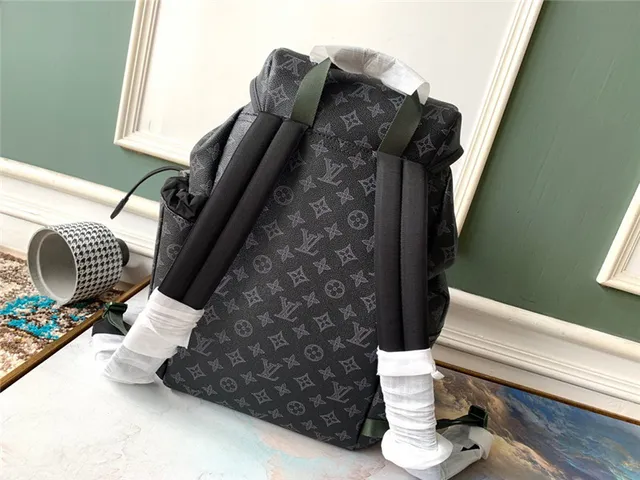 Louis Vuitton Run Away কালো ধূসর মনোগ্রাম-প্রিন্টেড ক্যানভাস ড্রস্ট্রিং সিঞ্চ ডিটেল ক্যাজুয়াল ব্যাকপ্যাক 7