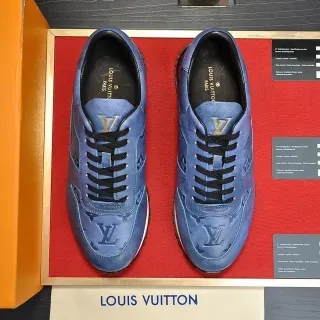 Louis Vuitton Run Away Zapatillas Lifestyle Azules con Monograma Embossado