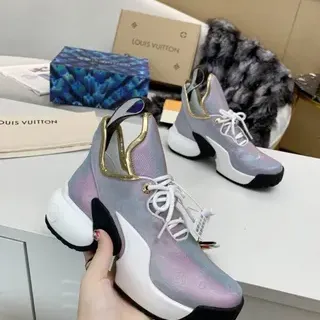 Louis Vuitton Run Away tênis chunky iridescente lavanda