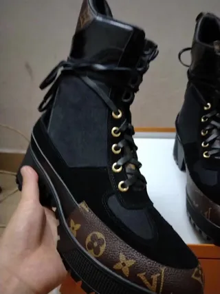 لويس فيتون Run Away Monogram Canvas و Patent Leather Ankle Boots 2