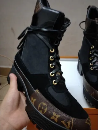 لويس فيتون Run Away Monogram Canvas و Patent Leather Ankle Boots 5