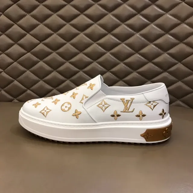 Louis Vuitton Run Away Monogram White and Gold Lifestyle Sneakers 3