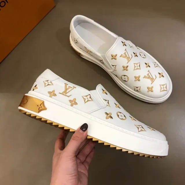Louis Vuitton Run Away Monogram White and Gold Lifestyle Sneakers 4