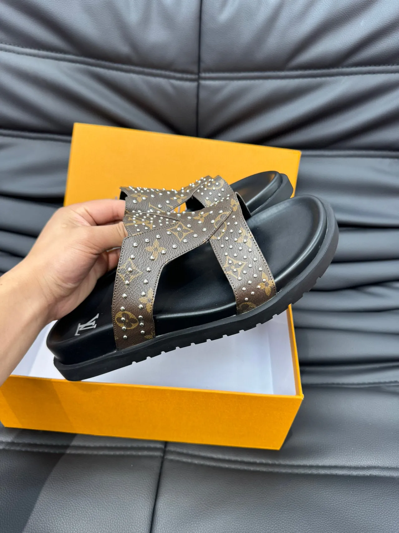 Louis Vuitton Run Away زلق بني أسود نقش قماش مثبت حزام نعال 6