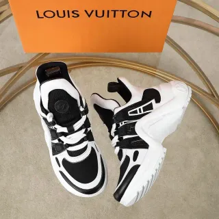 Louis Vuitton Run Away branco e preto sneakers chunky