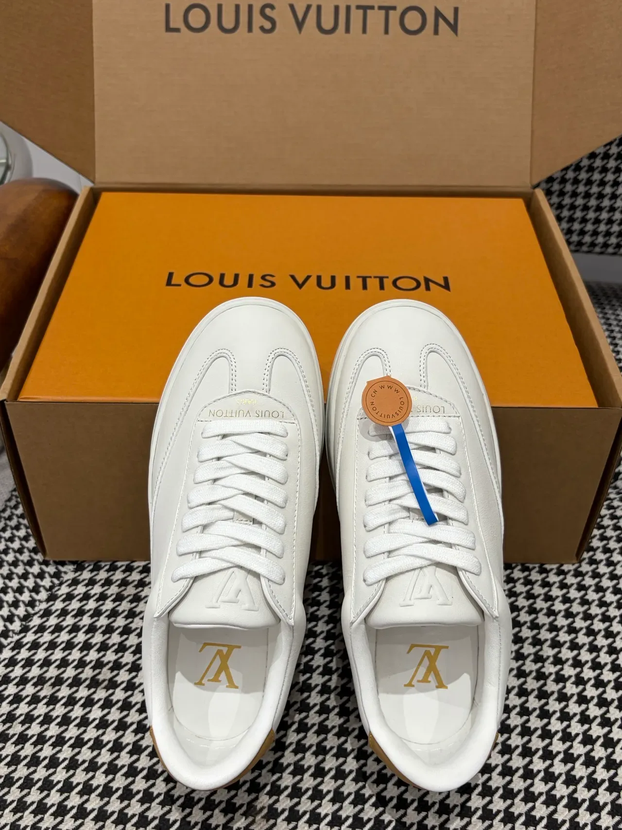 Louis Vuitton Run Away White Leather Lifestyle Sneakers 3