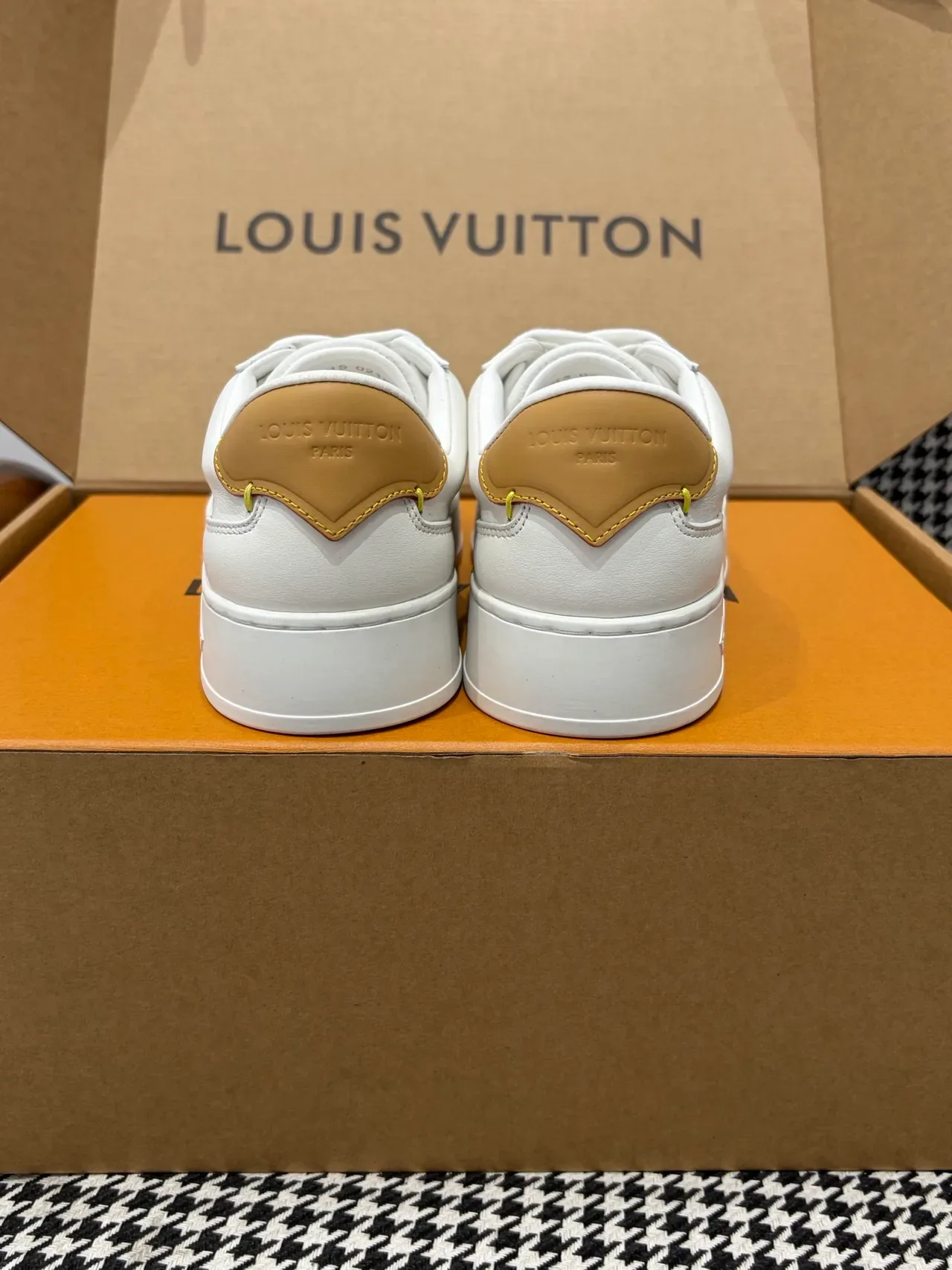 Louis Vuitton Run Away White Leather Lifestyle Sneakers 5