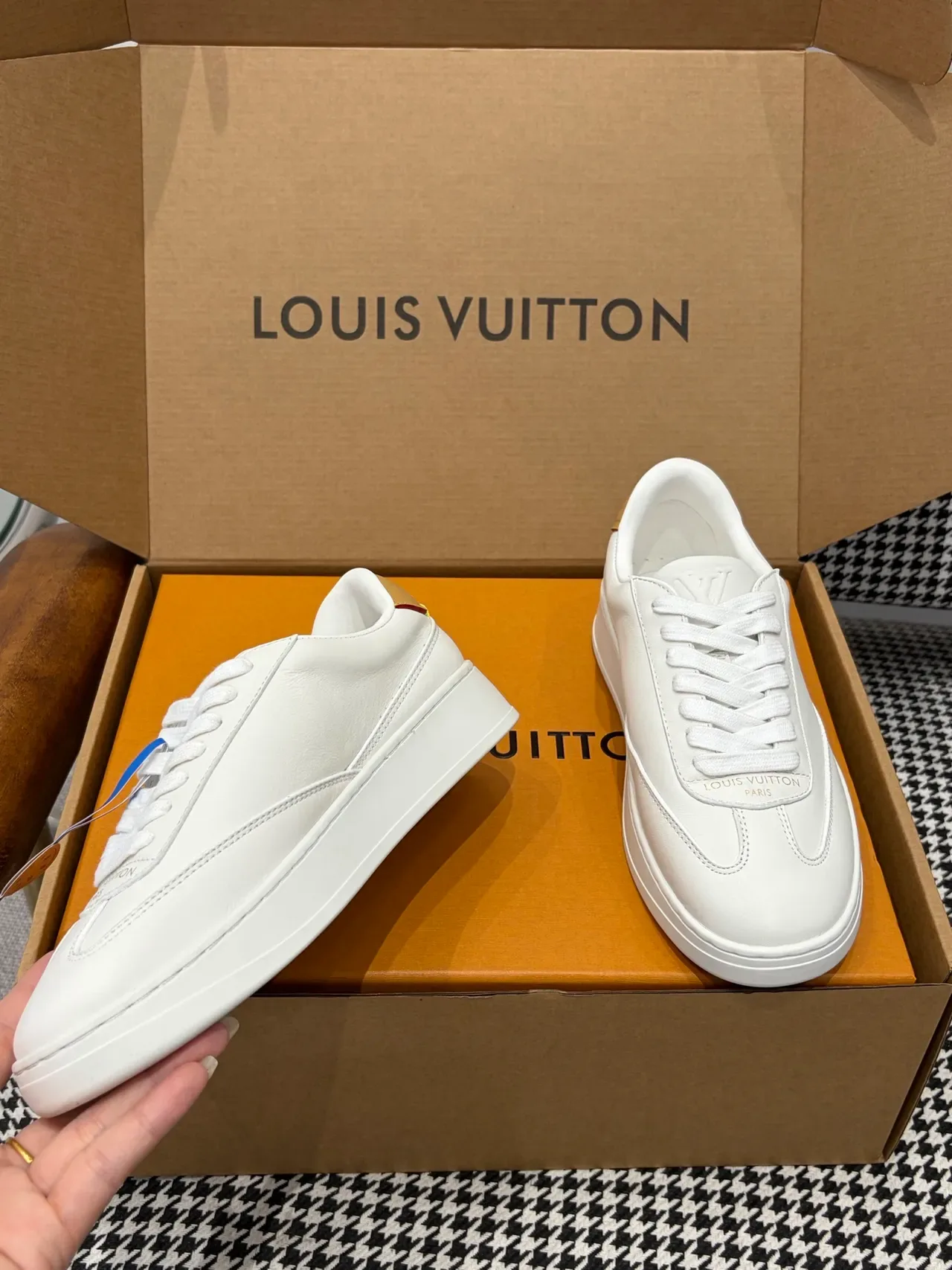 Louis Vuitton Run Away White Leather Lifestyle Sneakers 6