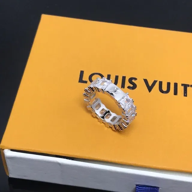 Louis Vuitton Bague Argent Transparente Gravée Monogramme LV Pierres Baguette et Princess-Cut 4