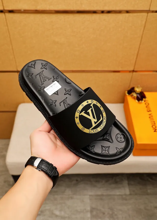 Louis Vuitton Slide أسود ذهبي مولد مونोغرام سول حزام عريض نعال 4