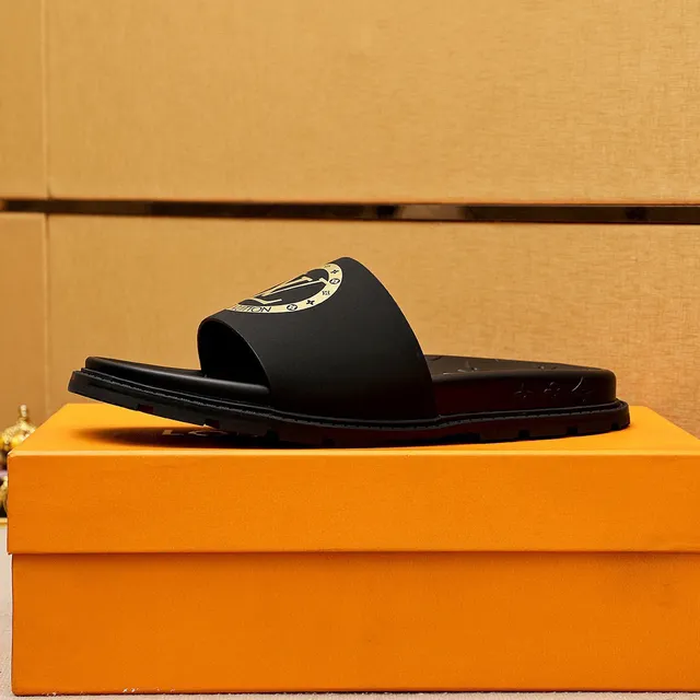 Louis Vuitton Slide أسود ذهبي مولد مونोغرام سول حزام عريض نعال 5