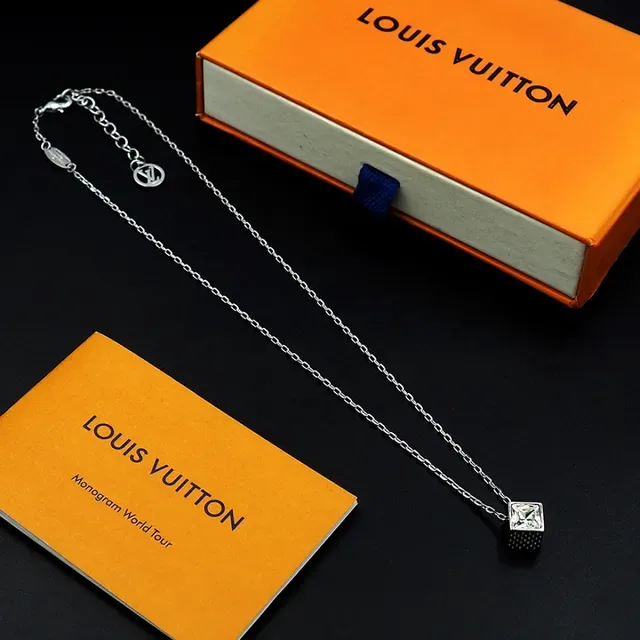 Louis Vuitton Square-Cut Crystal Pendant Necklace 11