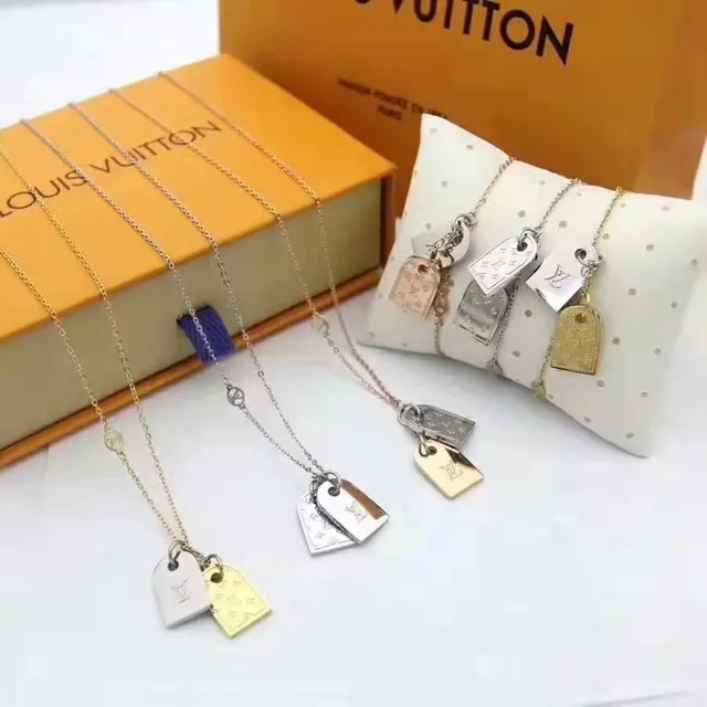 Louis Vuitton Tag Pendant Necklace Silver Gold Pendants Engraved LV Monogram Necklace 1